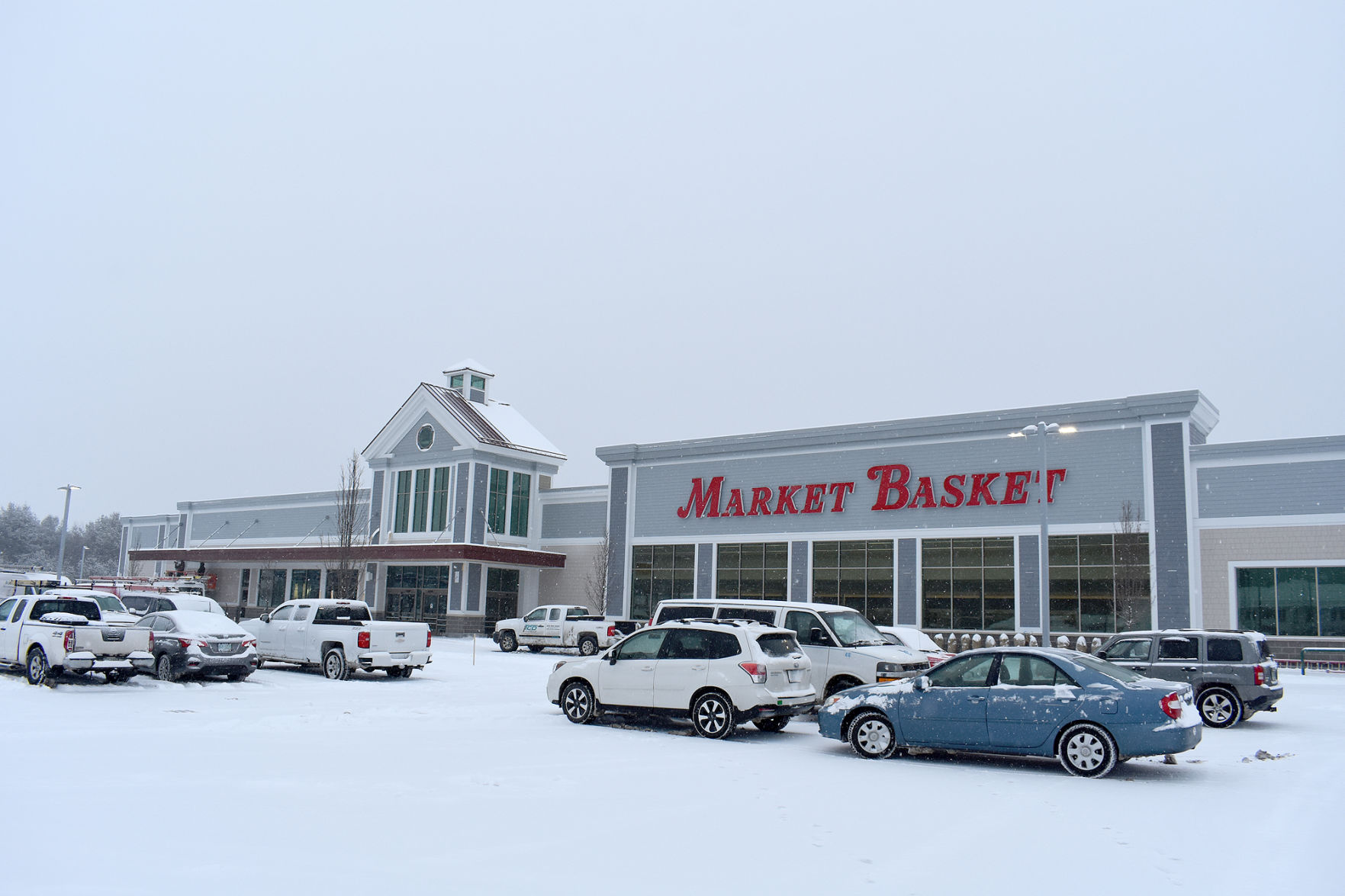 Plymouth Market Basket staffs up for opening